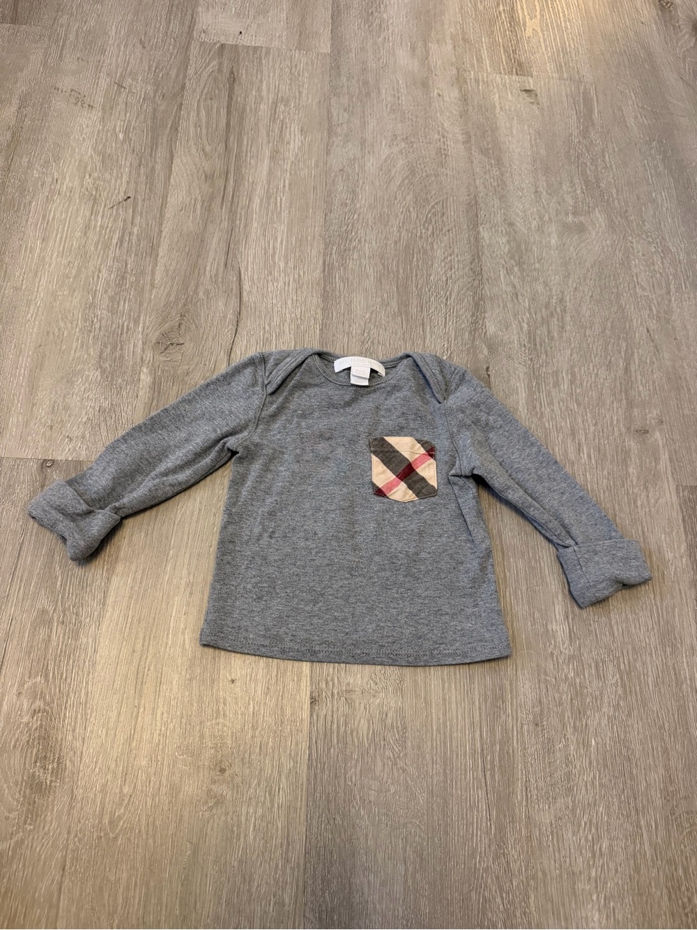 Burberry Kids Grey Long-Sleeve  Tee with Signature Plaid Pocket Sz 6 Months